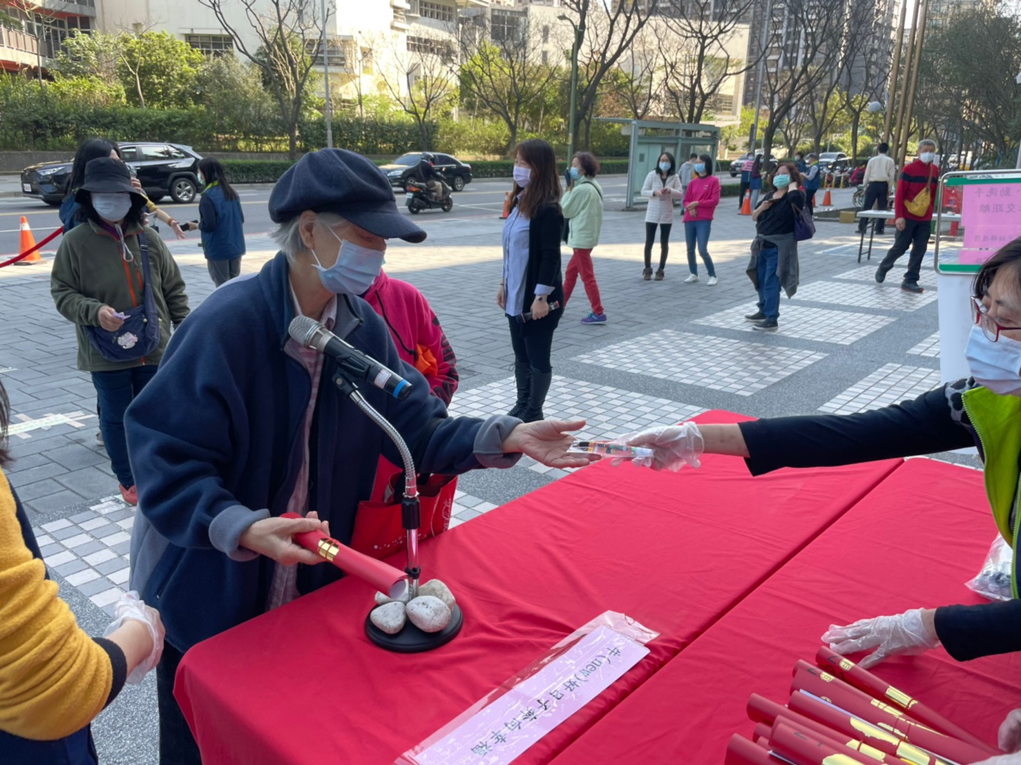 依序領取秩序好