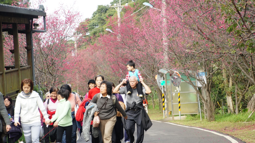 People on the street of Tamsui.