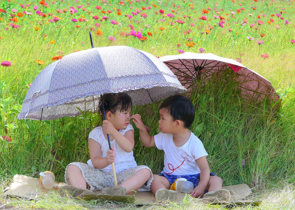children in Tamsui Flower Festival